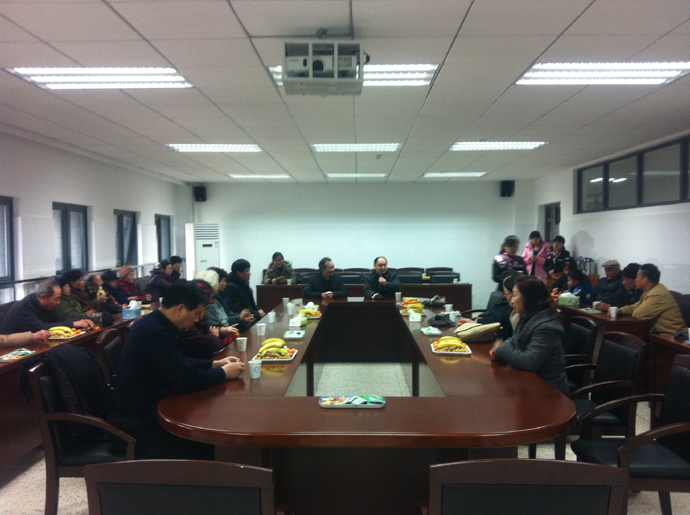 dg试玩平台退休老领导、老教师参观食品科学与工程楼