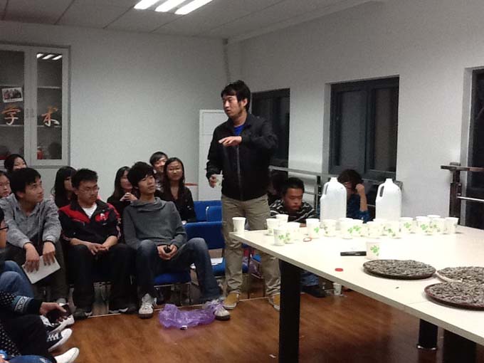 dg试玩平台学生交流会顺利举行