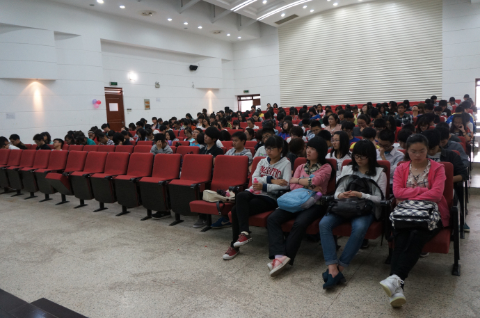 dg试玩平台召开2012级“学风建设月”动员大会