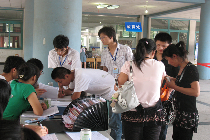 dg试玩平台喜迎2010级新同学