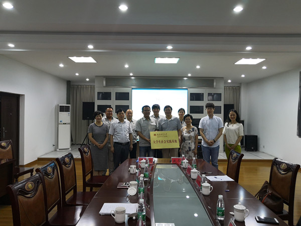 dg真人与洪泽湖粮食储备直属库共建大学生社会实践基地