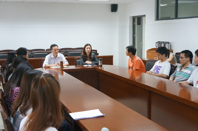 dg试玩平台召开2012届毕业生座谈会